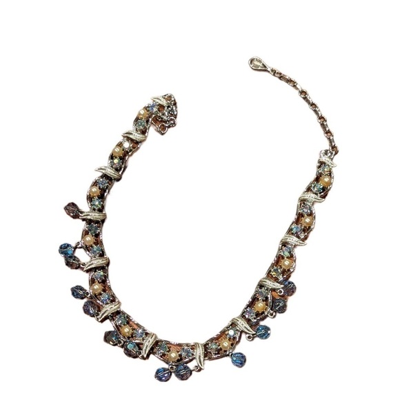 Aurora Borealis rhinestones dangle and faux pearls gold tone metal set choker. - Picture 2 of 5